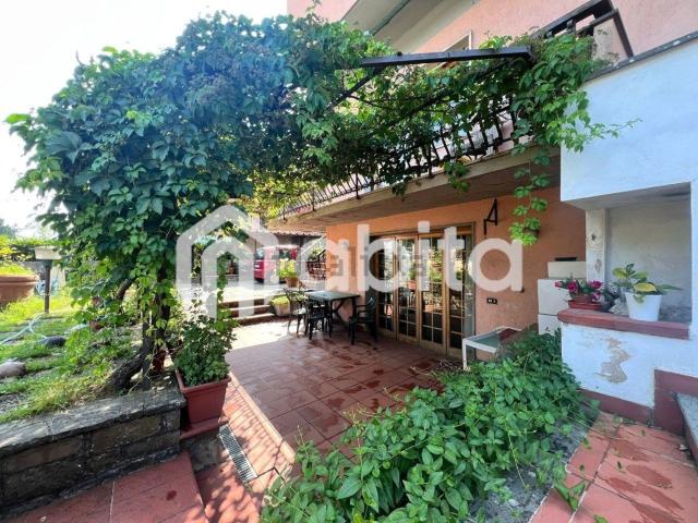 Appartamento in vendita di 220 m² in Via Tevere