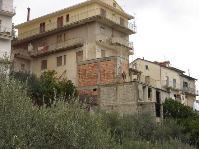 Appartamento in vendita di 220 m² in Via Vittorio Veneto, 31