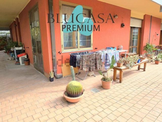 Appartamento in vendita di 220 m² in Viale Fratelli Spazzoli