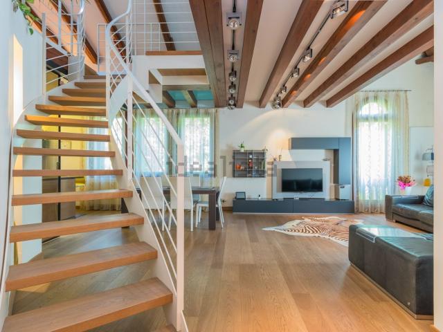 Appartamento in vendita di 220 m² in Calle Franco Passarella