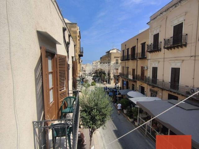 Appartamento in vendita di 220 m² in Corso Giuseppe Garibaldi