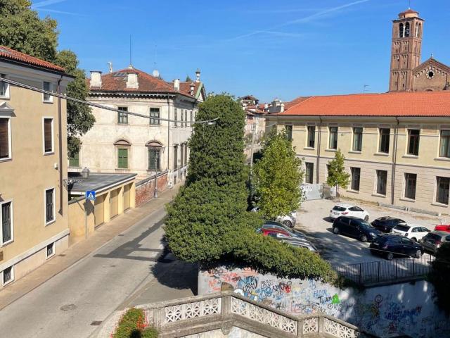 Appartamento in vendita di 220 m² in Corso SS. Felice e Fortunato
