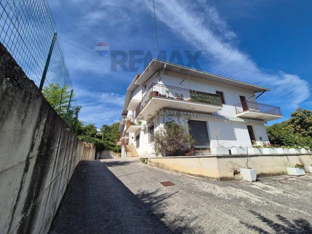 Appartamento in vendita di 220 m² in Località Giardino, 34