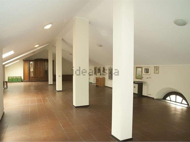 Appartamento in vendita di 220 m² in Piazza Castello