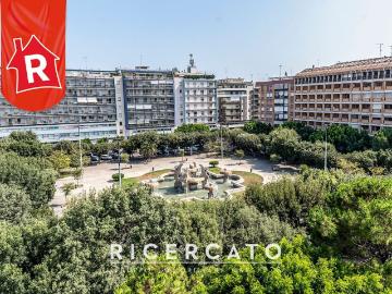 Appartamento in vendita di 220 m² in Piazza Mazzini Giuseppe, 64