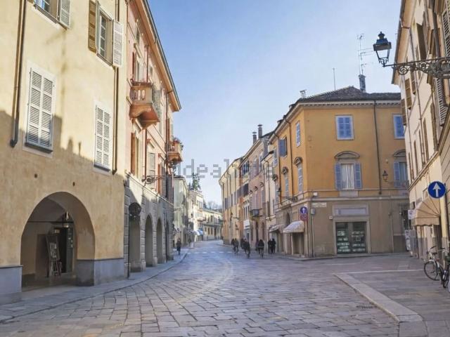 Appartamento in vendita di 220 m² in Strada Luigi Carlo Farini