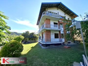 Appartamento in vendita di 220 m² in Strada Val Pairone