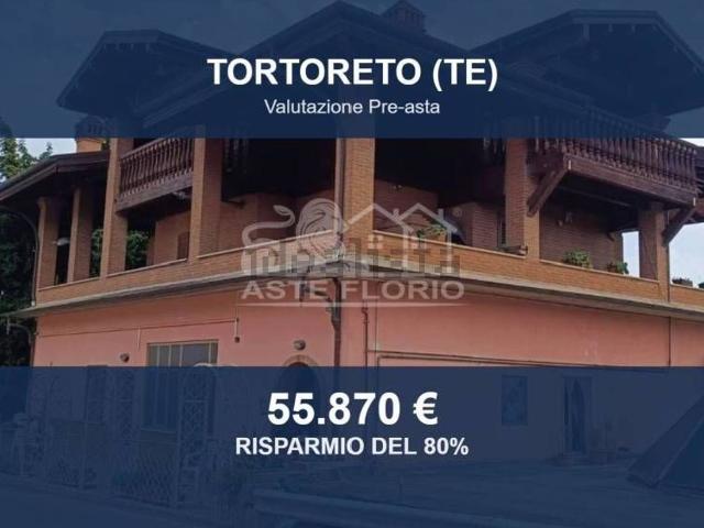 Appartamento in vendita di 221 m² in Via Badette, 46