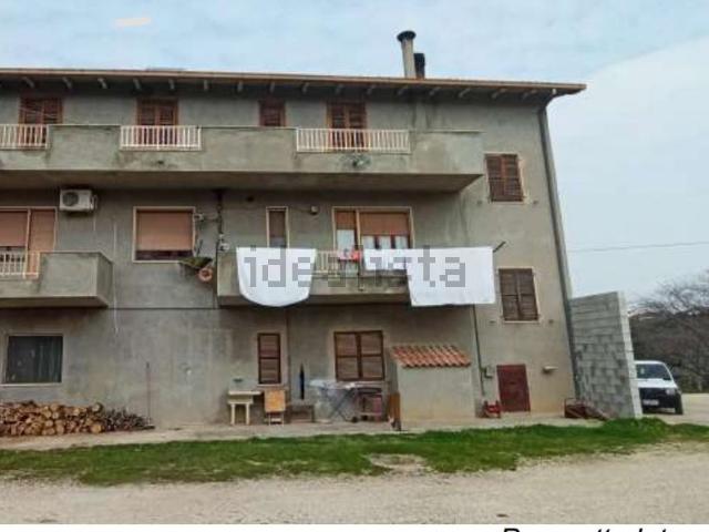 Appartamento in vendita di 221 m² in Via Regina Margherita