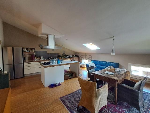 Appartamento in vendita di 221 m² in Corso Renato Emaldi, 18