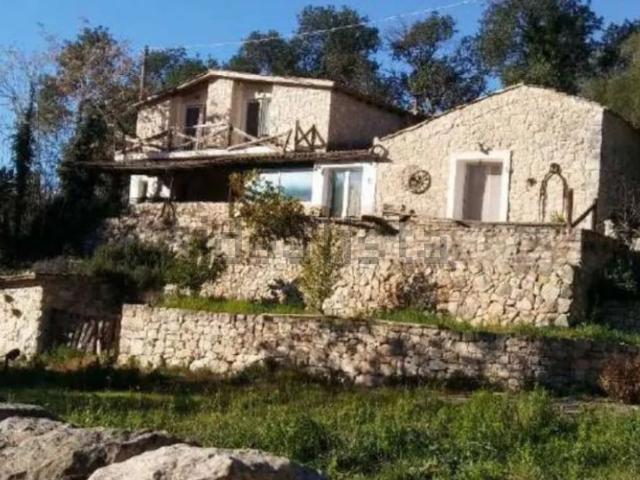 Appartamento in vendita di 222 m² in Contrada Rito