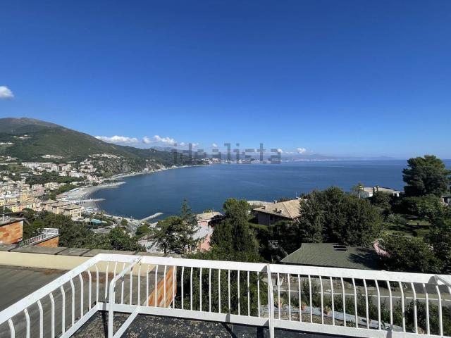 Appartamento in vendita di 223 m² in Via del Lago