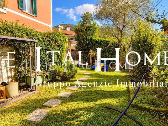 Appartamento in vendita di 223 m² in Via della Molgoretta