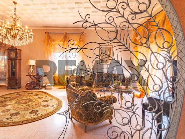 Appartamento in vendita di 223 m² in Via Sant&apos Andrea, 96