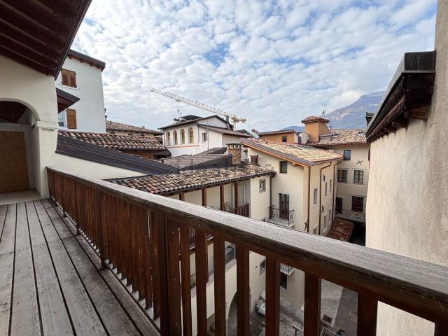 Appartamento in vendita di 223 m² in Piazza Cesare Battisti, 16