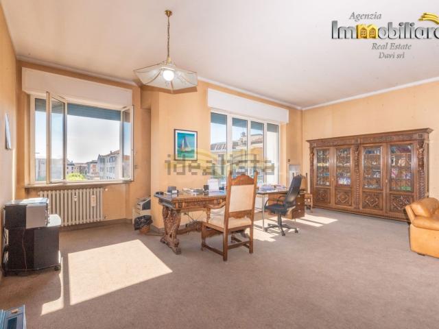 Appartamento in vendita di 223 m² in Piazza Antonio Gramsci, 15
