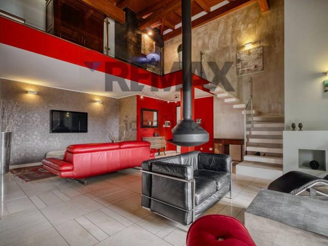 Appartamento in vendita di 225 m² in Via Campano Giovanni da Novara, 34