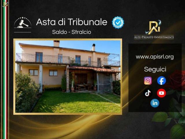 Appartamento in vendita di 225 m² in Via Croce del Ferragalli