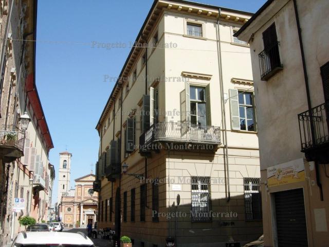 Appartamento in vendita di 225 m² in Via Giuseppe Garibaldi, 45