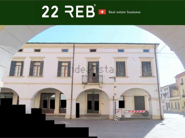 Appartamento in vendita di 225 m² in Via Giacomo Matteotti