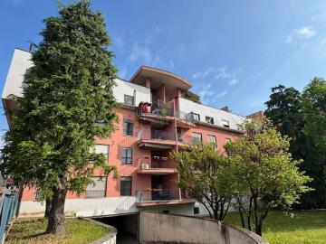 Appartamento in vendita di 225 m² in Via Giovanni Pascoli, 3