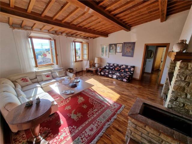 Appartamento in vendita di 225 m² in Via del Mulino