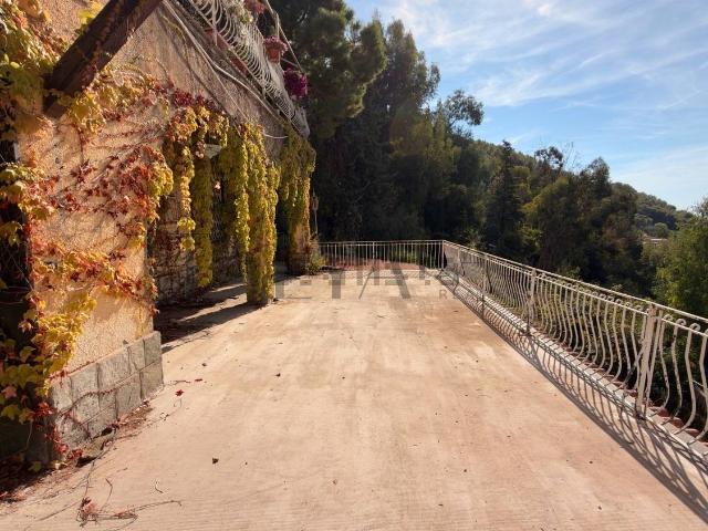 Appartamento in vendita di 225 m² in Via del Fonti