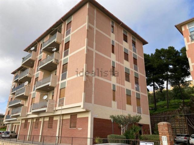 Appartamento in vendita di 225 m² in Via Eleonora Duse
