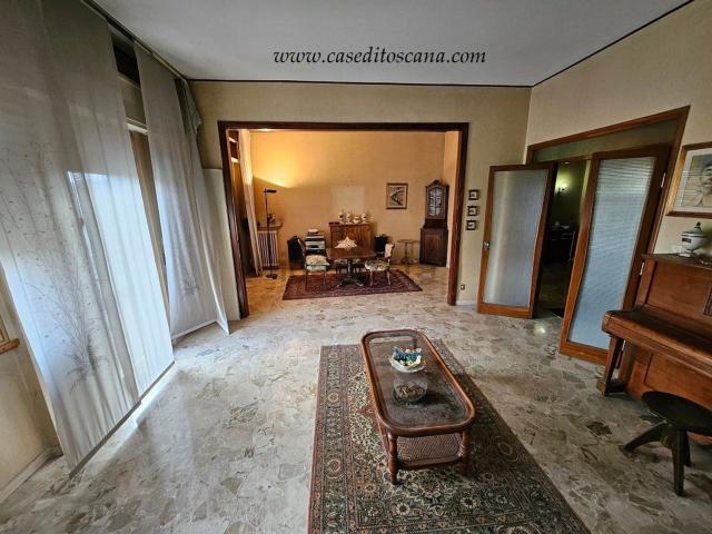 Appartamento in vendita di 225 m² in Via Francesco Petrarca, 3