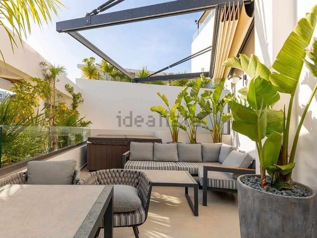 Appartamento in vendita di 225 m² in Via Santa Franca