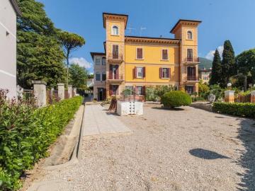 Appartamento in vendita di 225 m² in Via Roma, 41