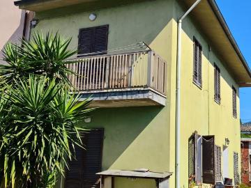 Appartamento in vendita di 225 m² in Via Tosco Romagnola