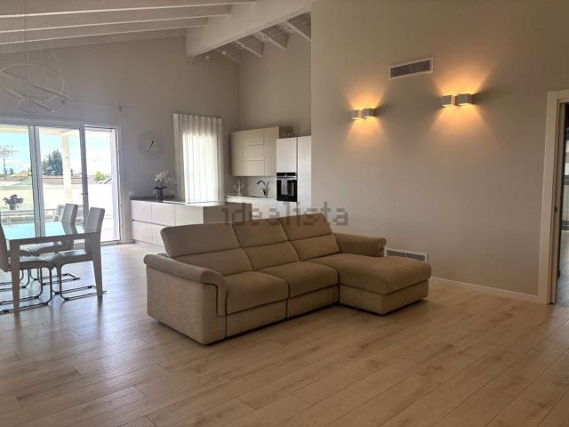 Appartamento in vendita di 225 m² in Via Vittorio Bachelet