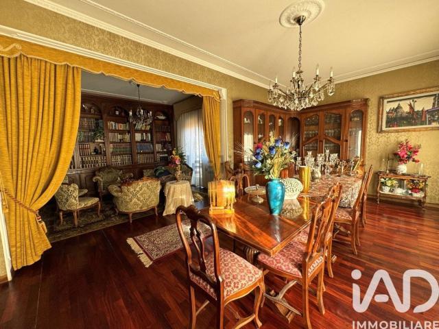 Appartamento in vendita di 225 m² in Viale Benedetto Croce