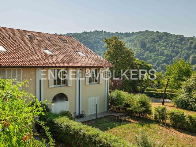 Appartamento in vendita di 225 m² in Strada dei Tetti Bertoglio