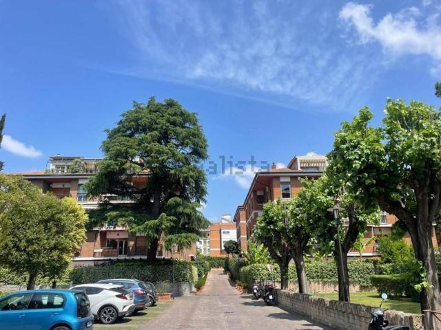 Appartamento in vendita di 226 m² in Via Aurelia Antica, 200