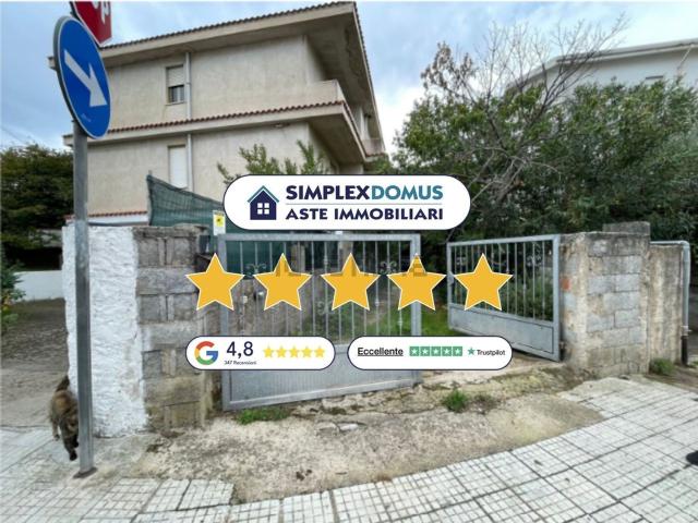 Appartamento in vendita di 226 m² in Via Luigi Oggiano