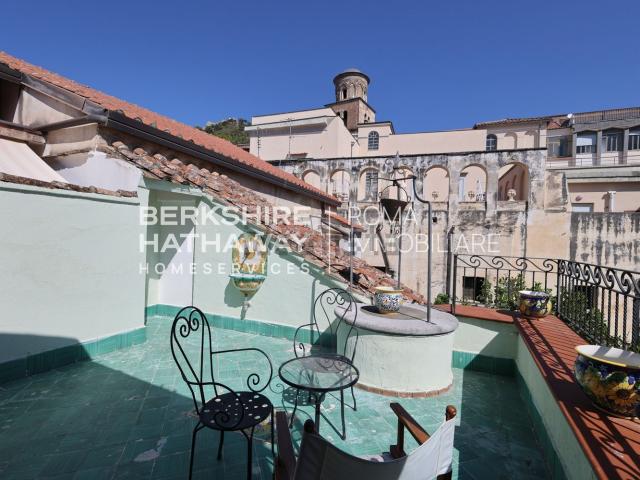 Appartamento in vendita di 226 m² in Via Mercanti