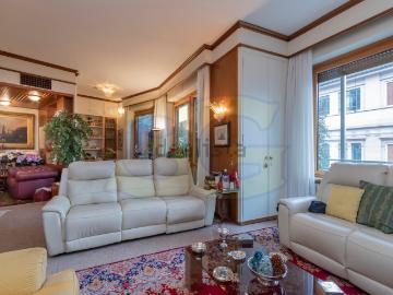 Appartamento in vendita di 226 m² in Viale Montello, 20