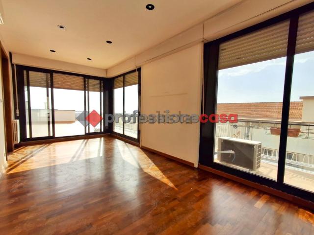 Appartamento in vendita di 227 m² in Via Nuovalucello, 9