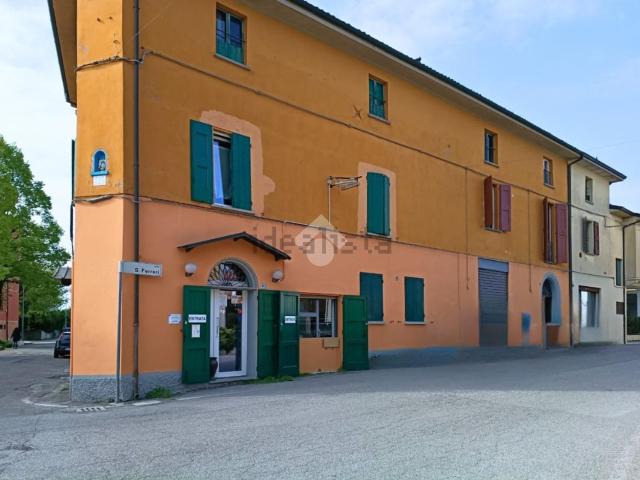 Appartamento in vendita di 227 m² in Via Severino Ferrari, 156