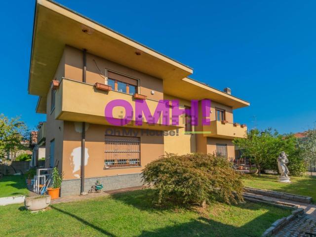 Appartamento in vendita di 227 m² in Via Po, 1