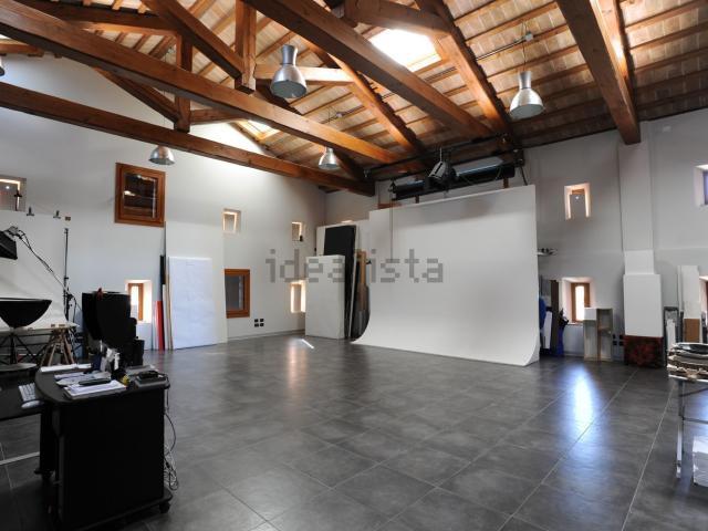 Appartamento in vendita di 227 m² in Via Roma