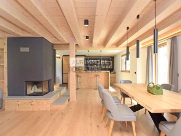 Appartamento in vendita di 228 m² in Via Dolomiti, 18