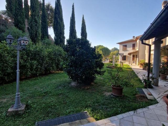 Appartamento in vendita di 228 m² in Via Eusebio Valli