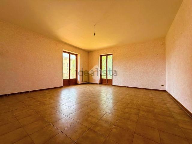 Appartamento in vendita di 229 m² in Via Francesco Petrarca, 35