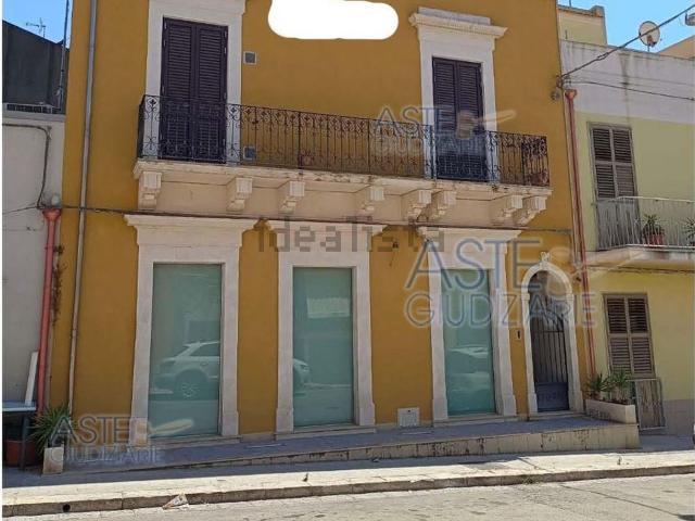 Appartamento in vendita di 229 m² in Via IV Novembre, 11