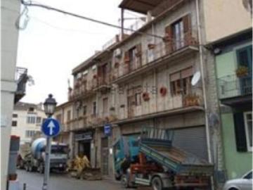 Appartamento in vendita di 229 m² in Via Sicilia