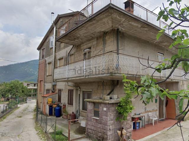 Appartamento in vendita di 229 m² in Via Terminio