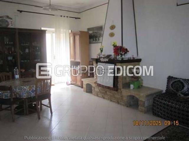 Appartamento in vendita di 229 m² in Via Ugo Foscolo